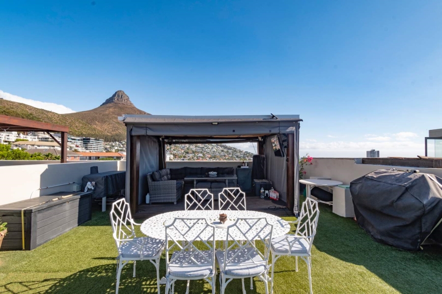 2 Bedroom Property for Sale in Sea Point Western Cape